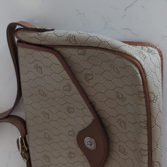 Christian Dior bag with adjustable strap - Picture 5 of 16